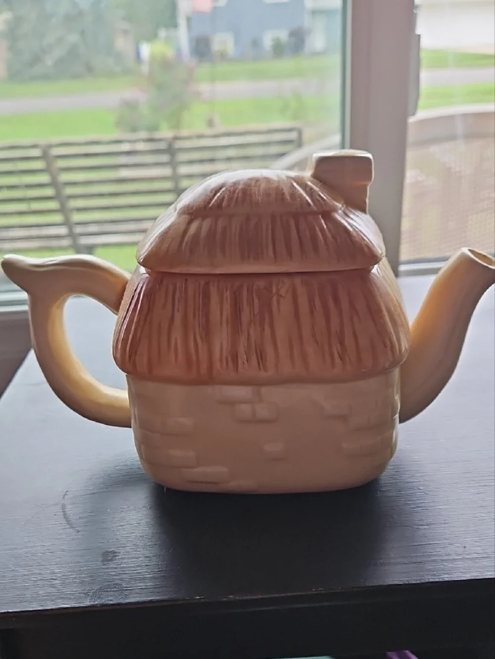 Cottage House Ceramic Teapot - Brown & Cream